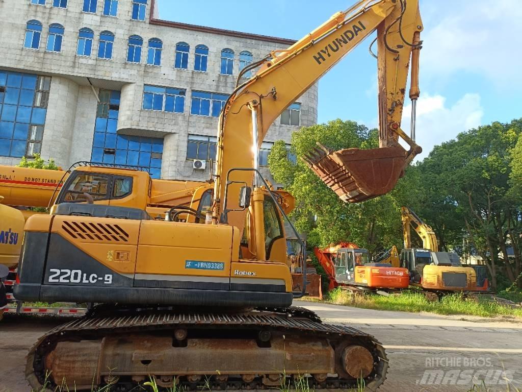 Hyundai R220LC-9 Rupsgraafmachines