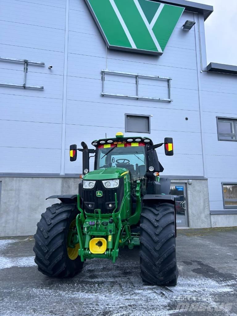 John Deere 6250 R Tractoren