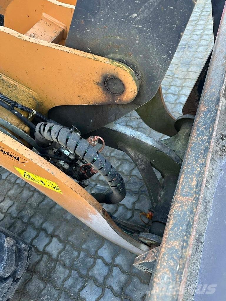 CASE 321 F Wielladers