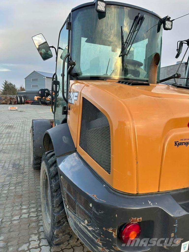 CASE 321 F Wielladers