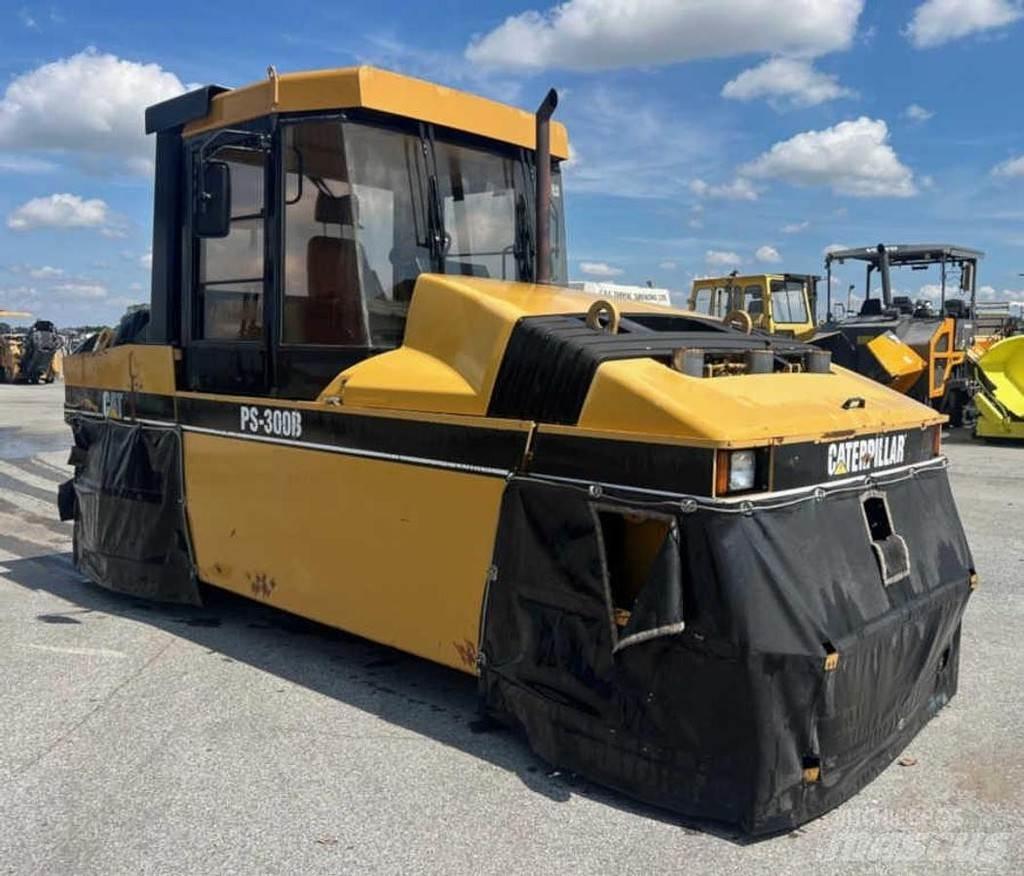 CAT PS 300B Bandenwalsen