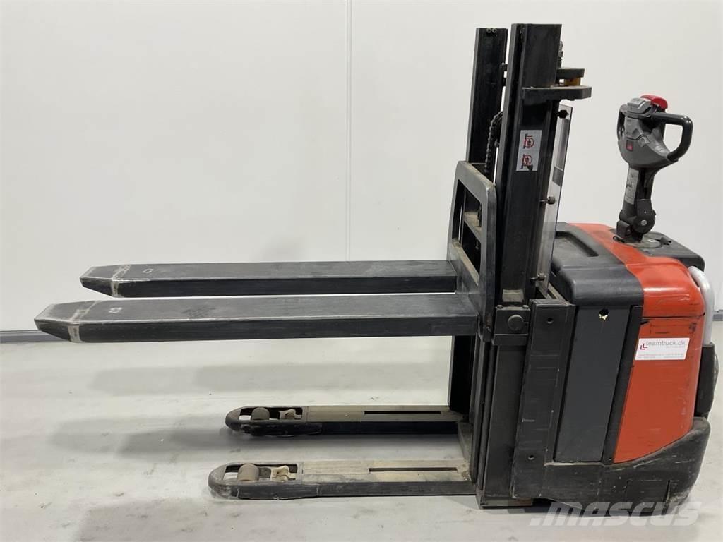 BT SPE125L Zelfrijdende stapelaars