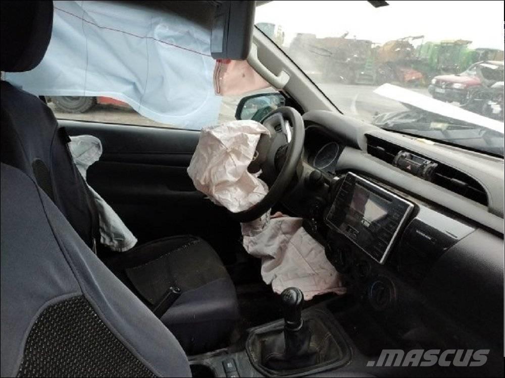 Toyota Hilux 5 Bestelwagens met open laadbak
