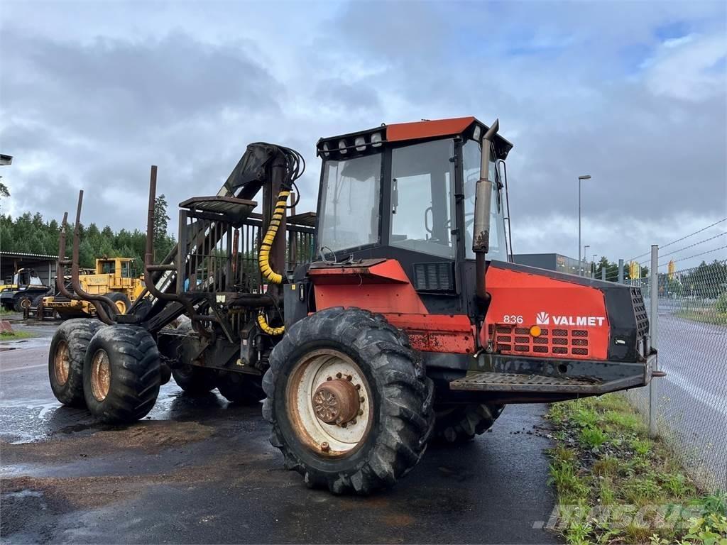 Valmet 836 Uitrijwagens