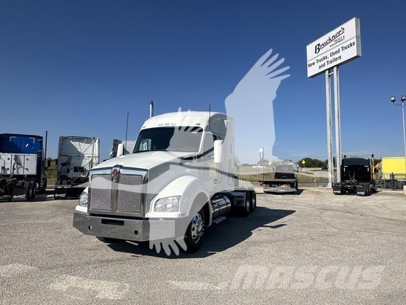 Kenworth T880 Trekkers