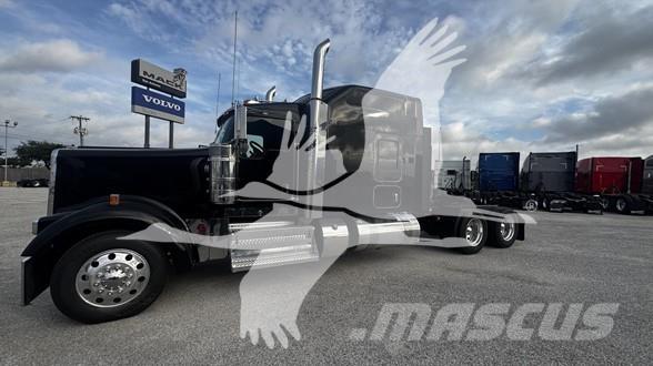 Kenworth W900 Trekkers