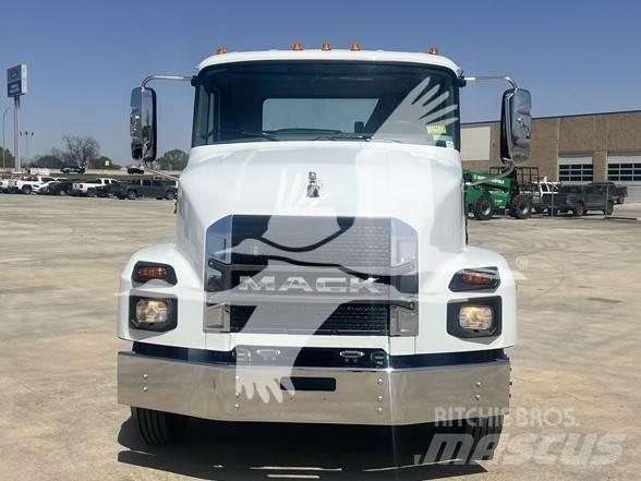 Mack MD6 Chassis met cabine