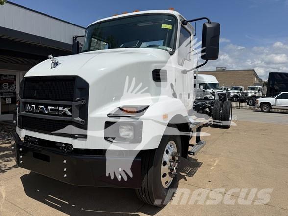 Mack MD6 Chassis met cabine
