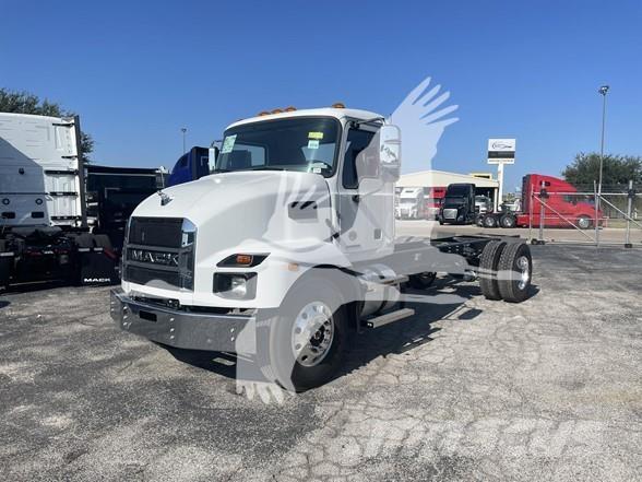 Mack MD6 Chassis met cabine