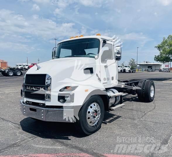 Mack MD7 Chassis met cabine