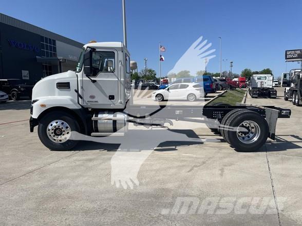 Mack MD7 Chassis met cabine