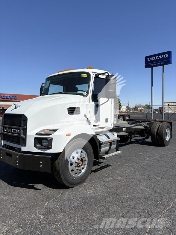Mack MD7 Chassis met cabine