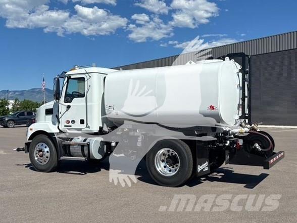 Mack MD7 Tankwagen