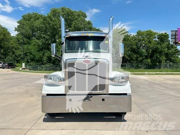 Peterbilt 567 Trekkers