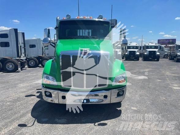 Peterbilt 579 Trekkers