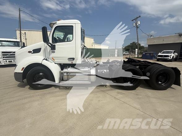 Peterbilt 579 Trekkers