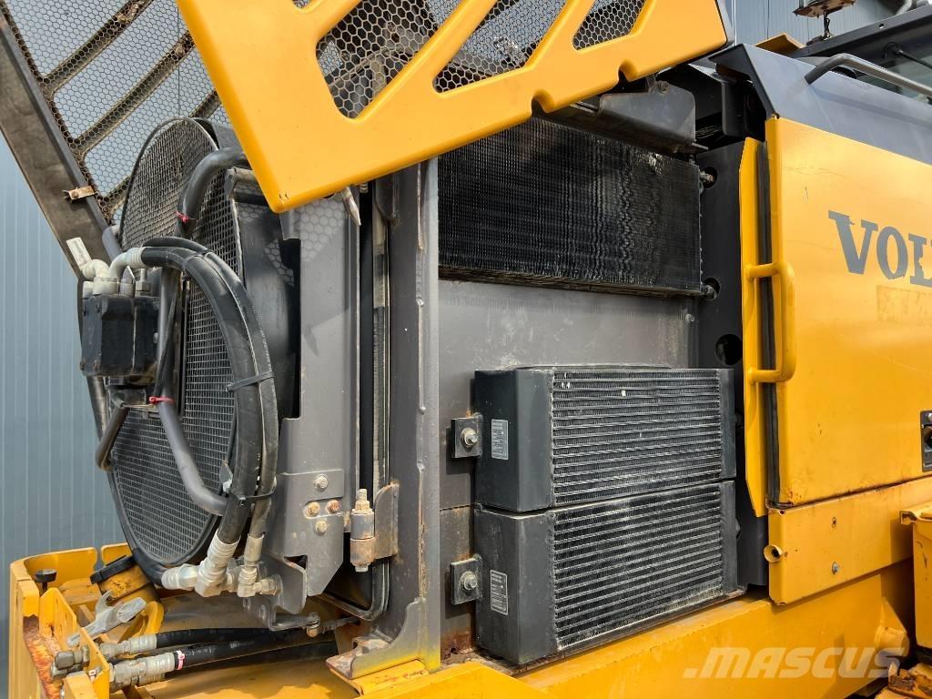 Volvo G970 Graders
