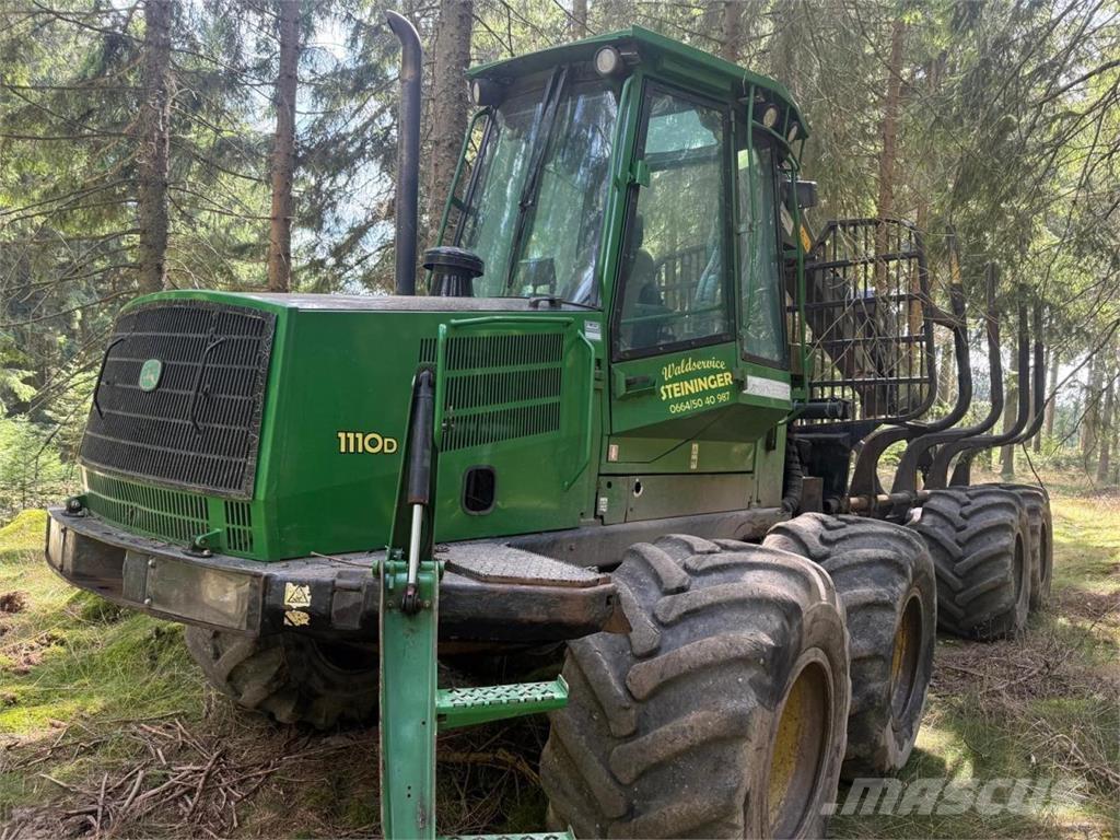 John Deere 1110 D Uitrijwagens