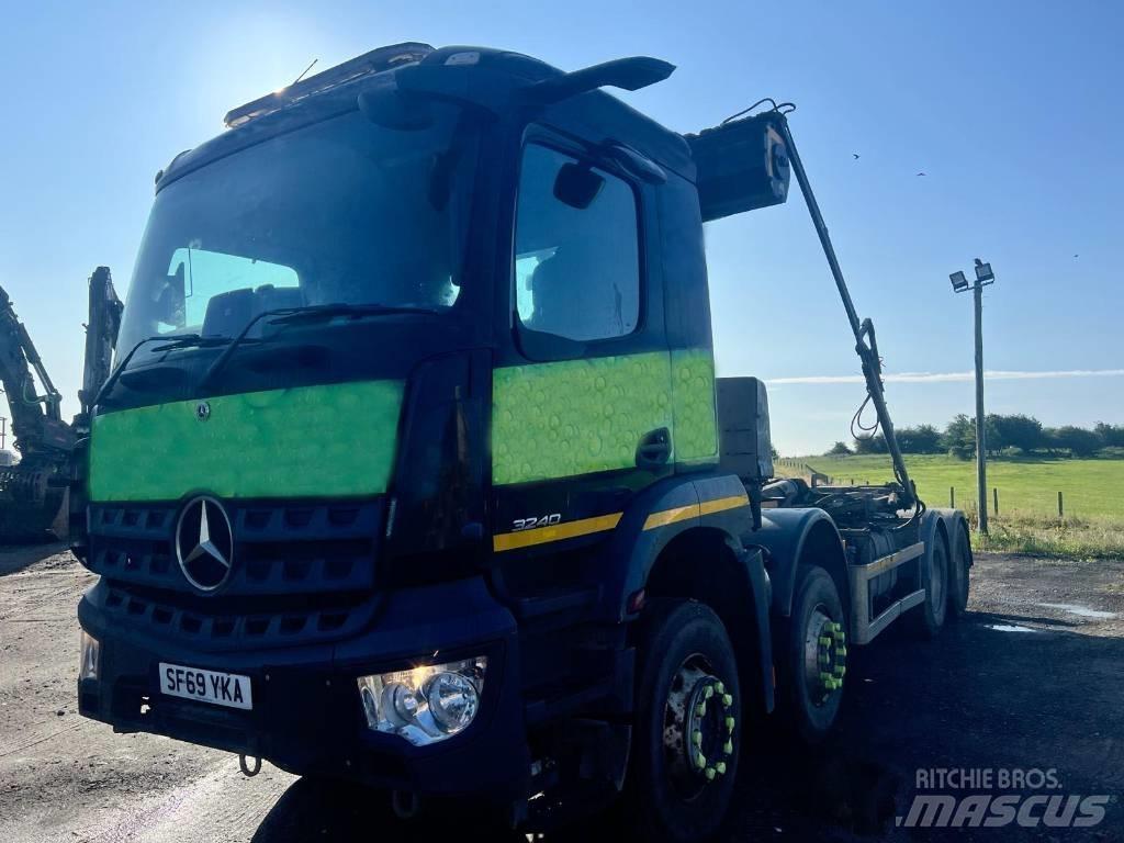 Mercedes-Benz 3240 Vrachtwagen met containersysteem