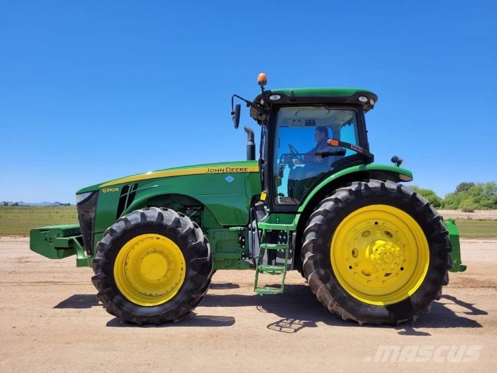 John Deere 8310 R Tractoren