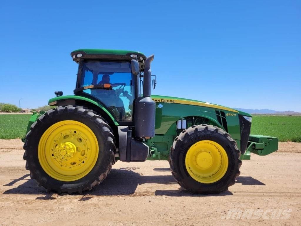 John Deere 8310 R Tractoren