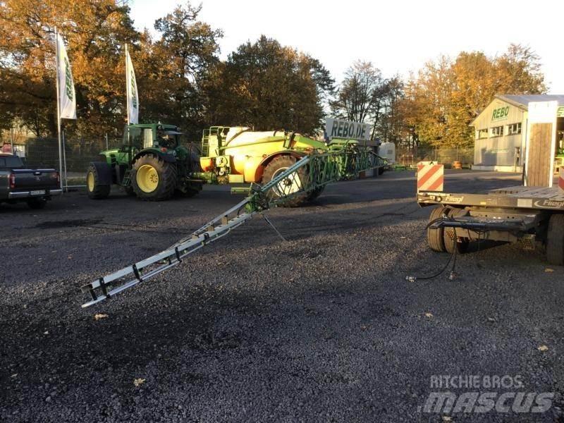 Amazone UX 4200 Getrokken spuitmachines
