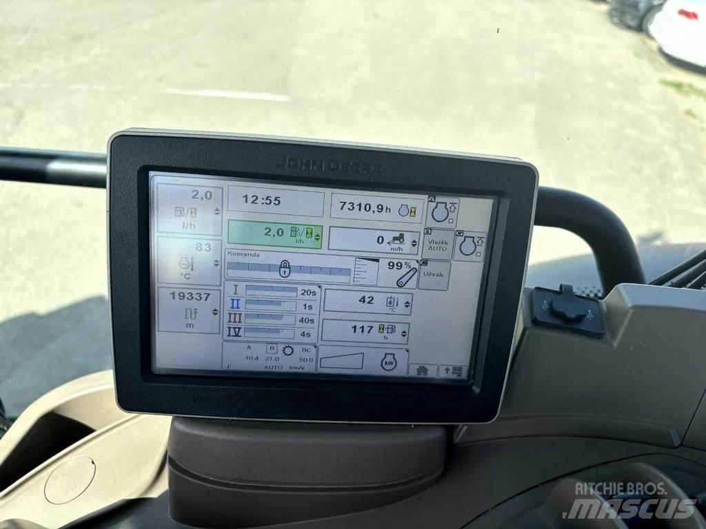 John Deere 6150R Tractoren