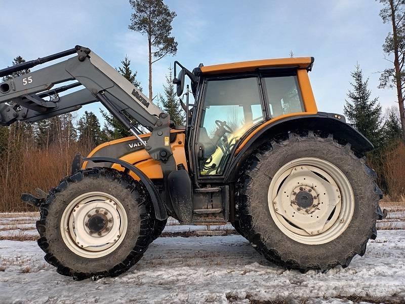 Valtra N 141 Hitech Tractoren