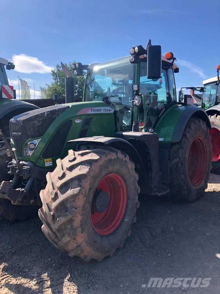 Fendt 724 Vario S4 Tractoren