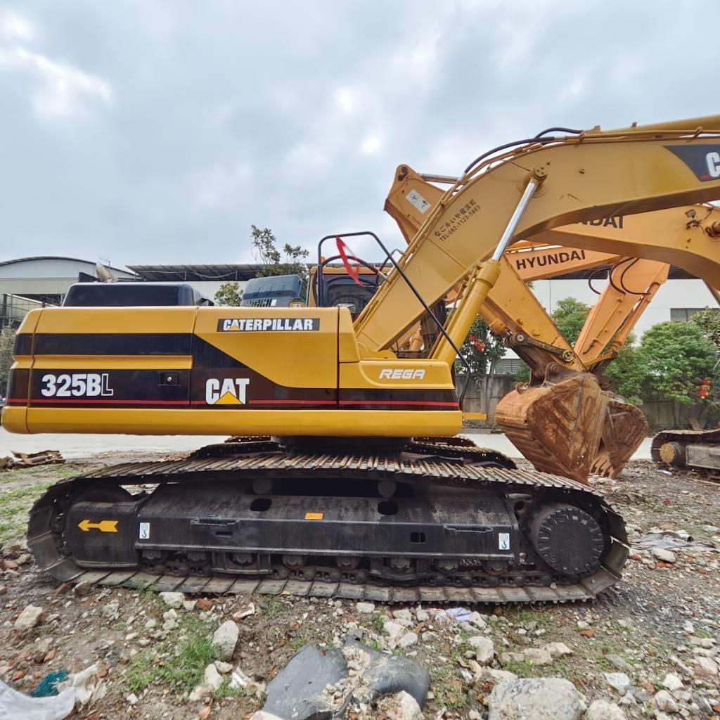 CAT 325 B L Rupsgraafmachines