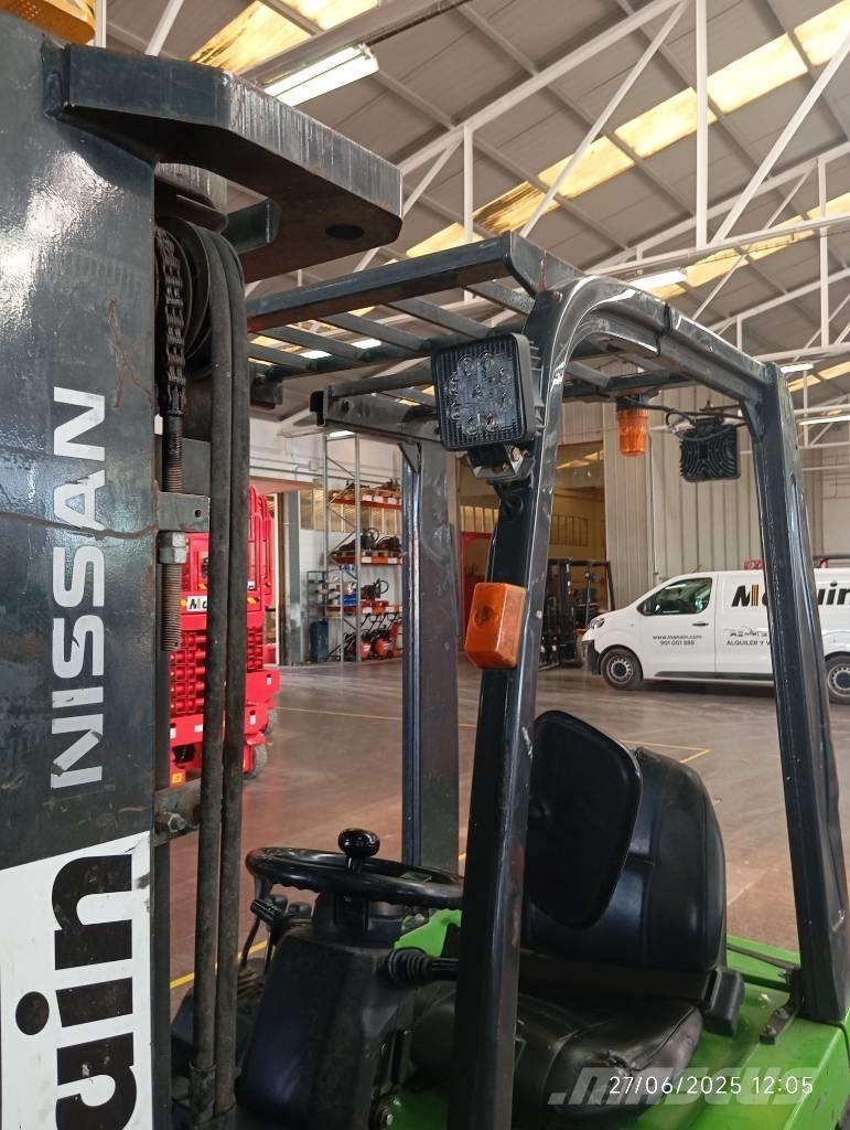 Nissan 1N1L180Q Diesel heftrucks