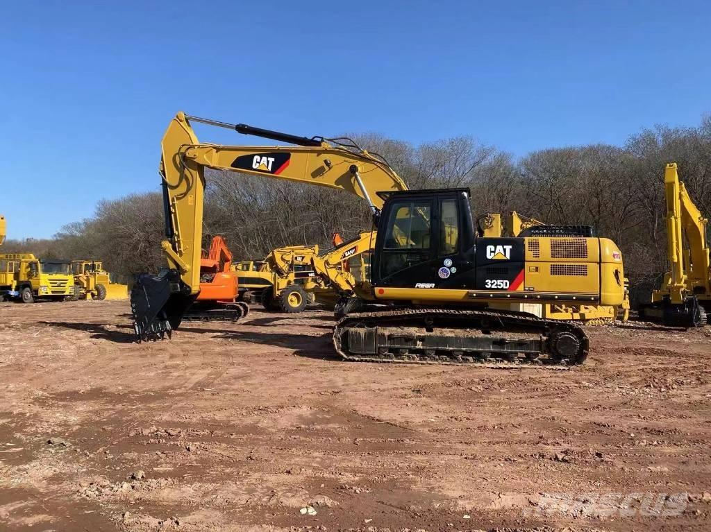 CAT 325 D Rupsgraafmachines