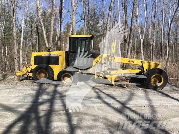 John Deere 770 Graders