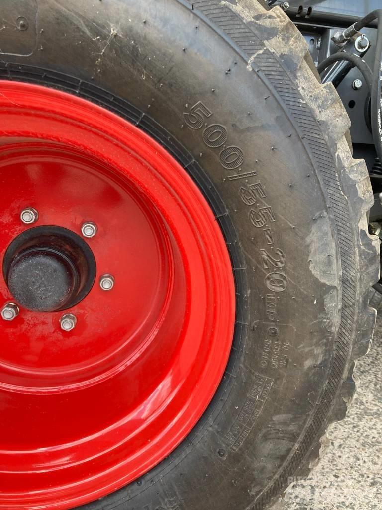 Fendt Rotana 130 F Ronde-balenpersen
