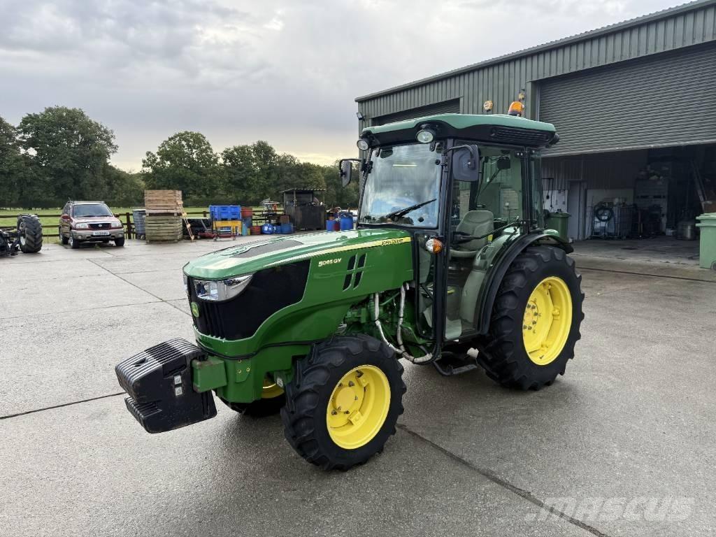 John Deere 5085 GV Tractoren
