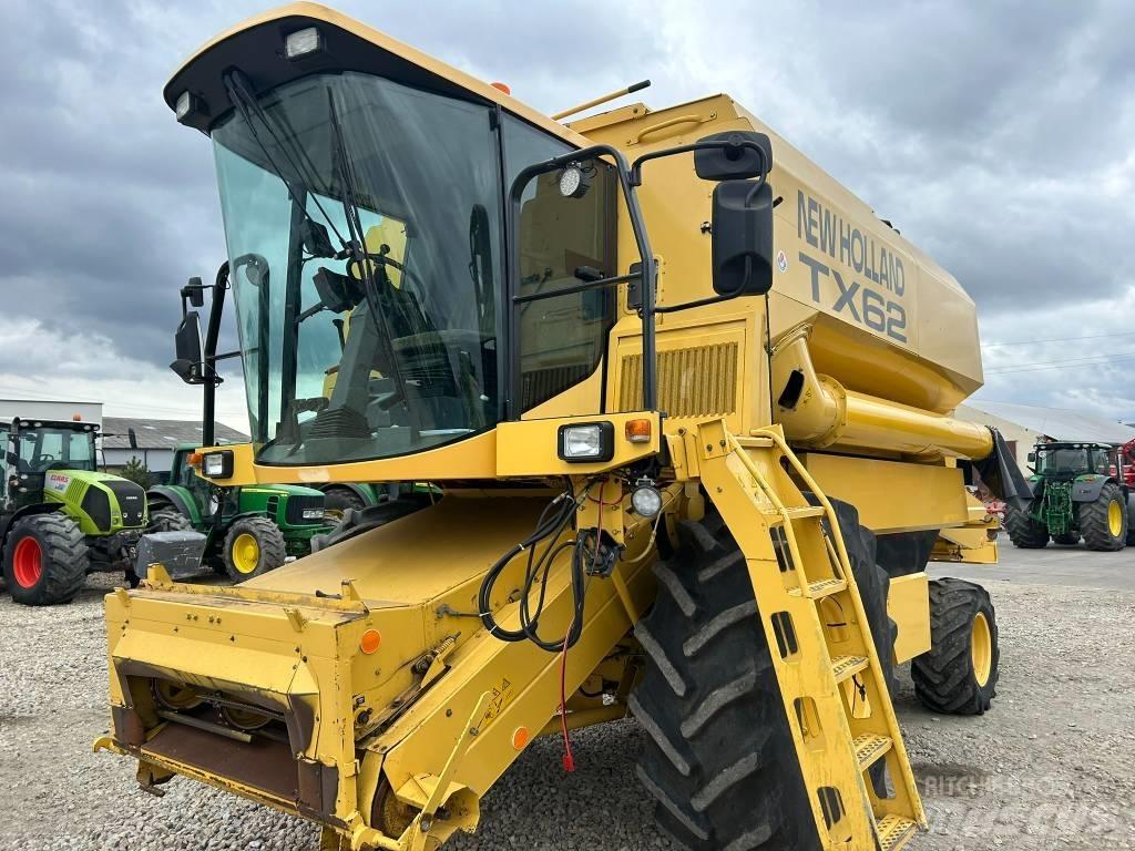 New Holland TX 62 Maaidorsmachines