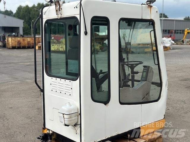 Liebherr A 924 B CAB Cabine en interieur