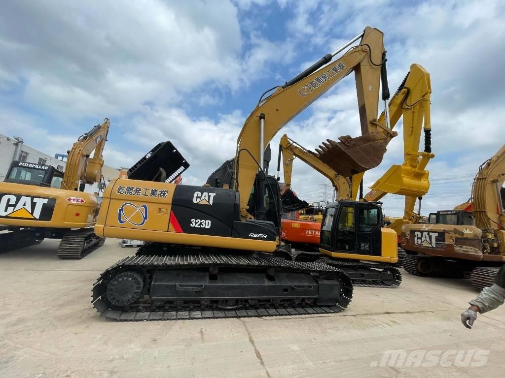 CAT 323D Rupsgraafmachines