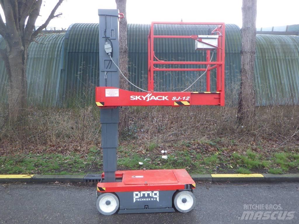 SkyJack SJ12 Personenliften en invalideliften