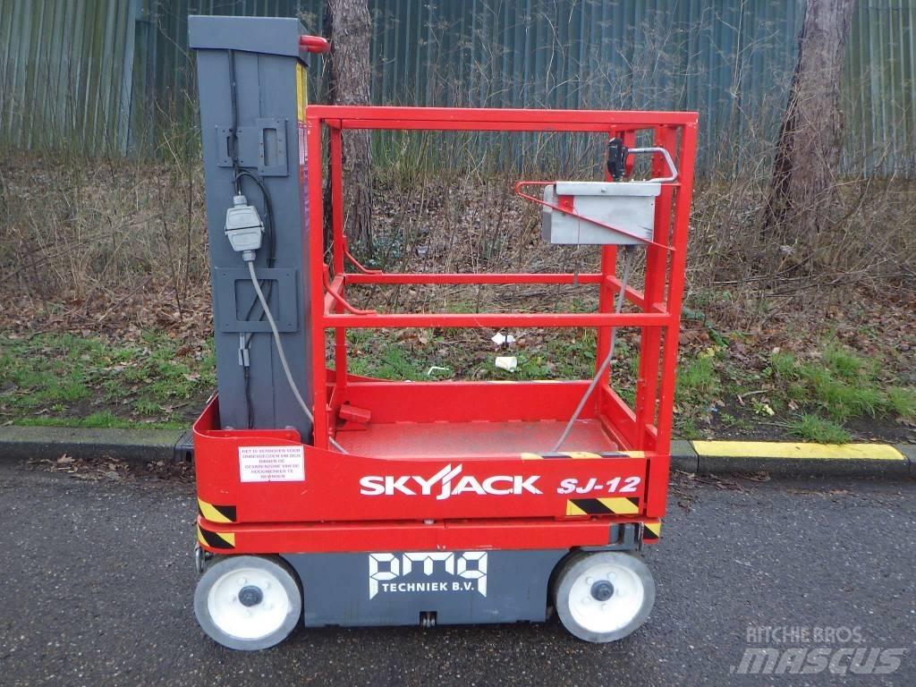 SkyJack SJ12 Personenliften en invalideliften