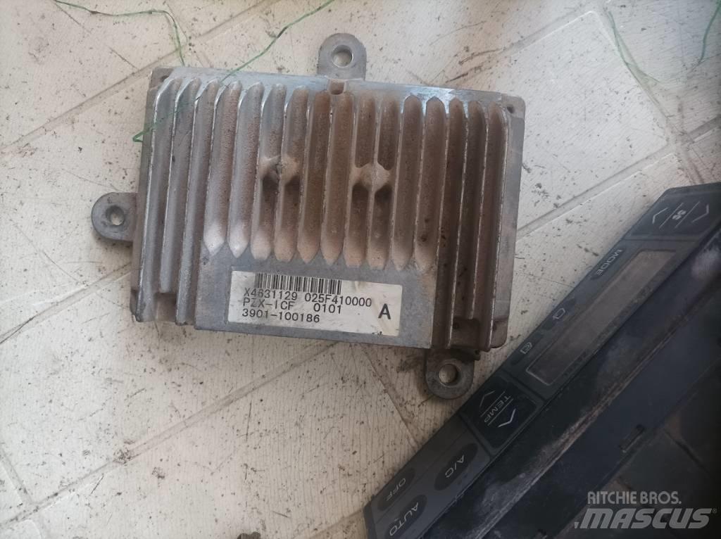 Hitachi ZX 350 LC-6 Electronics