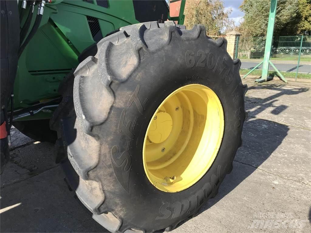 Mitas 620/75R30 Banden, wielen en velgen
