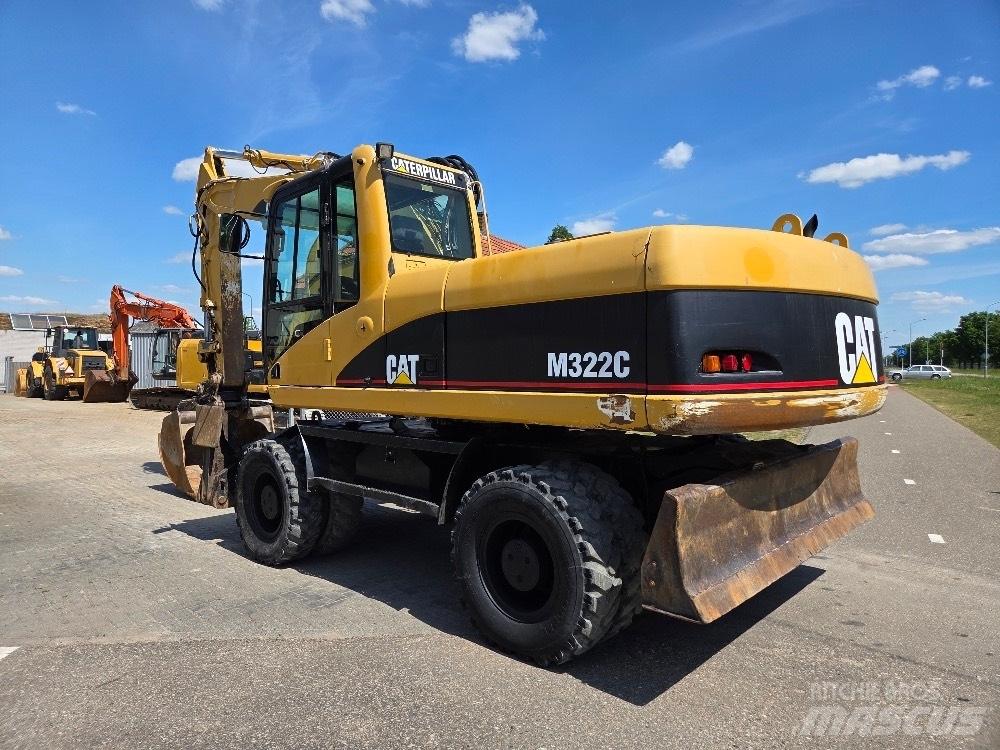 CAT M322C Wielgraafmachines