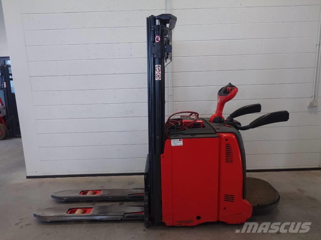 Linde L 12 AP Zelfrijdende stapelaars