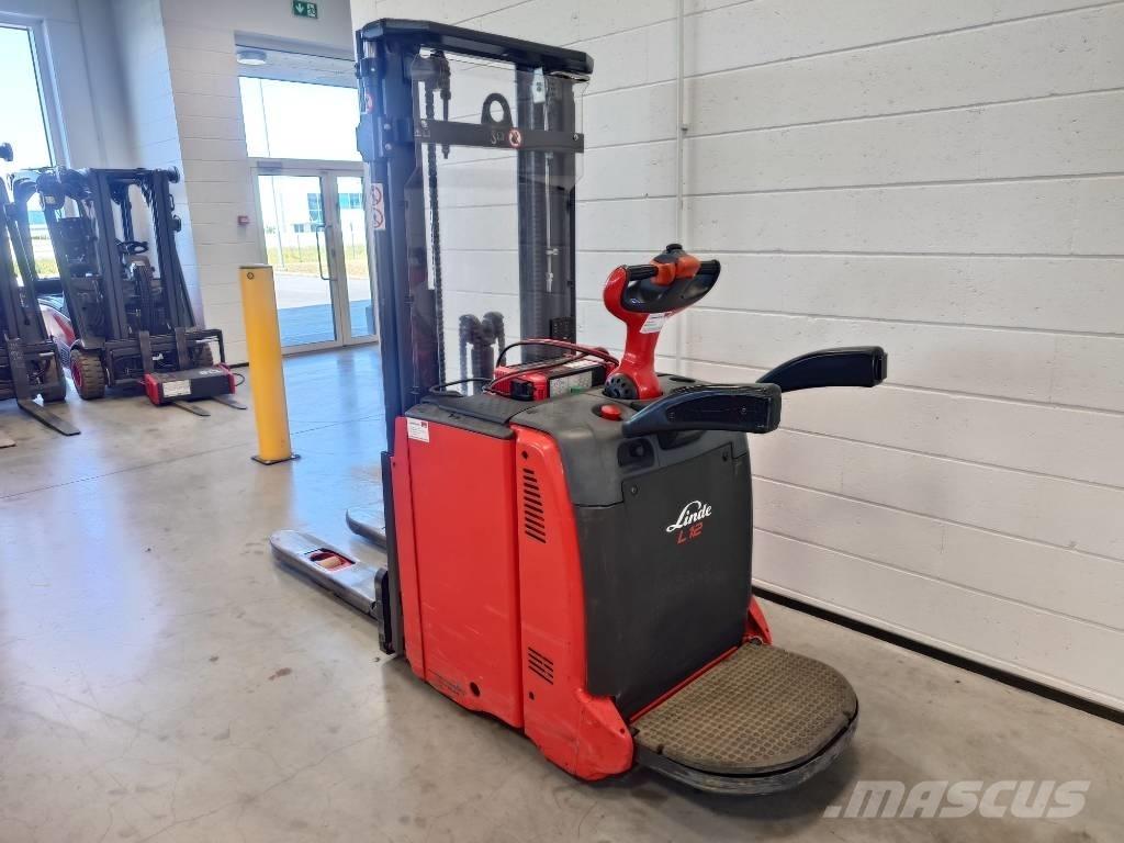 Linde L12AP/133 Zelfrijdende stapelaars