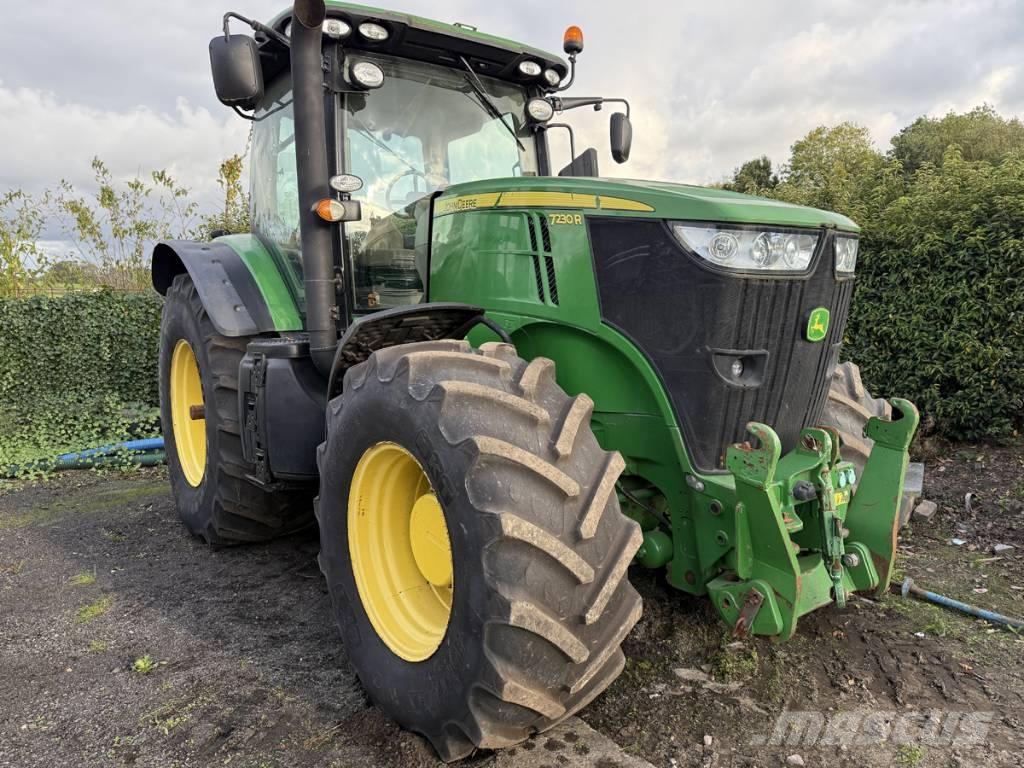 John Deere 7230 R Tractoren