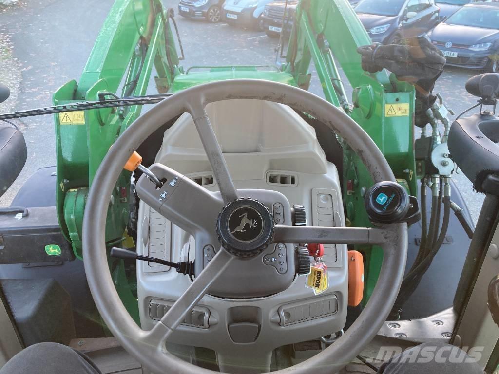 John Deere 6130 M Tractoren