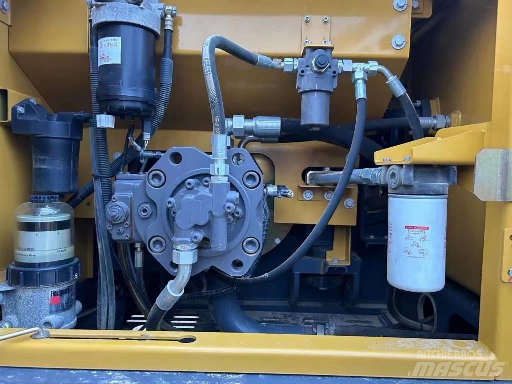 XCMG XE 200 DA Rupsgraafmachines