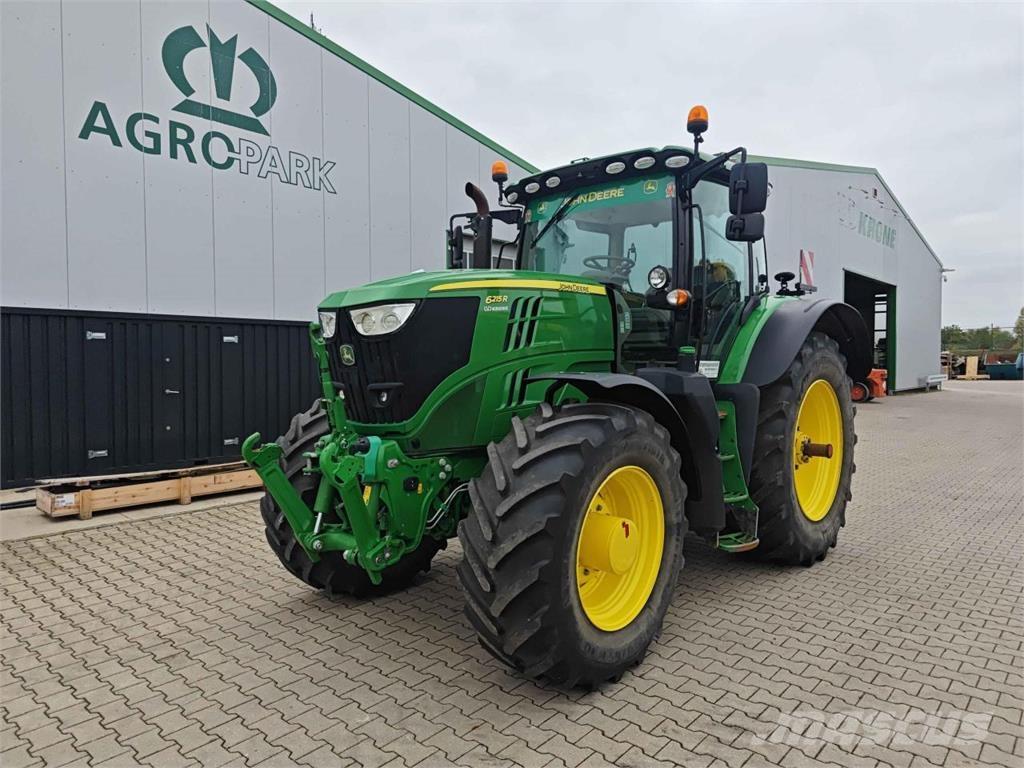 John Deere 6215R Tractoren