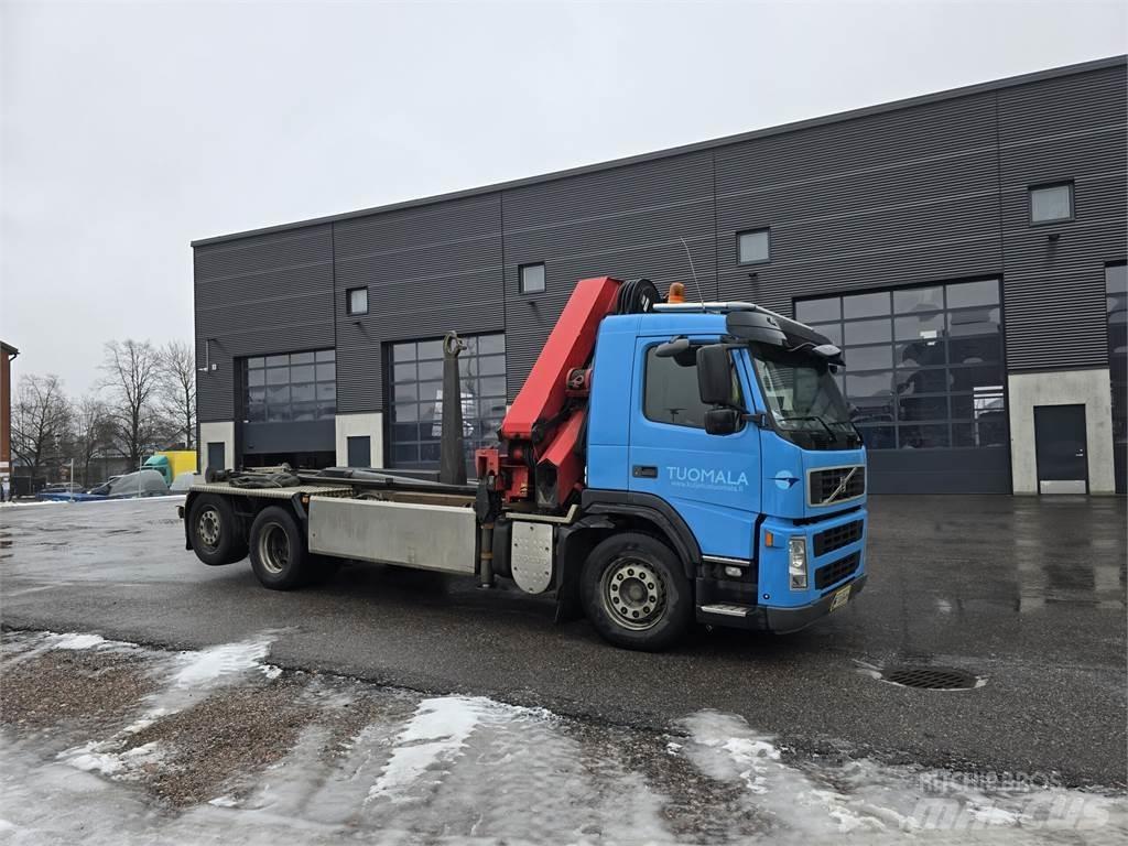 Volvo FM 9 Vlakke laadvloer met kraan